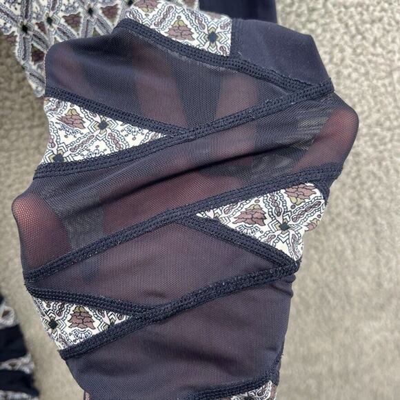 Athleta Leggings Women's Size Medium Yoga Pants Mesh See Through Legs - Picture 4 of 14